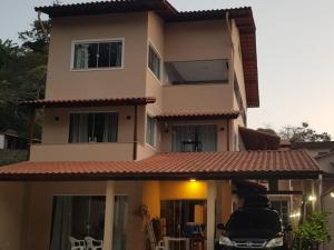 Casa e flat com piscina - Praia da Enseada