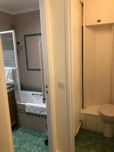 TROCADERO-TOUR EIFFEL-Champs Elysees