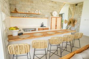 Villa Santorini Sunset 4BR Large Pool and Ricefield view