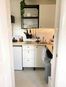 Cozy studio near train station