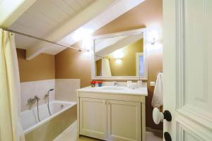 Anelina Paxos Residences ( Nafsika Apartment)