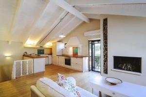 Anelina Paxos Residences ( Nafsika Apartment)