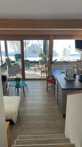 Studio dans un chalet avec jardin privatif