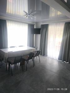 U Anastasii i Sofii bilya richki