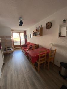 Charmant T2 montagne en étage élevé.