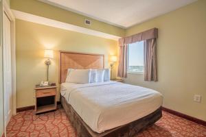 Bay View 1011, City View, 4ppl