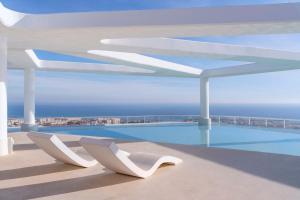 Gran Canet 2BR! Walk to Beach, Sea View, Sauna & Gym