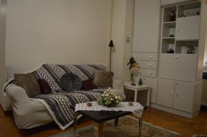 Classy apt. Sokratous