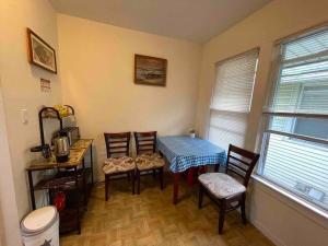 Entire Beautiful 2BR Private Apartment [R]