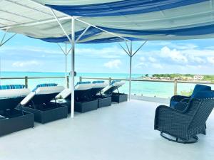 Villas Secreta Beachfront Resort