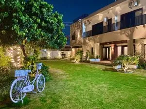 Vastu Serene Studio Apartment - Rāipur