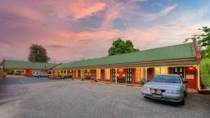 Elms Motor Inn