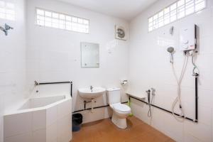 Seaside Private Bungalow, Tg Bungah