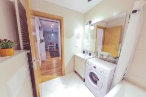 Old Town Spacious Apartment