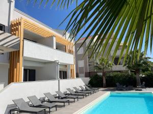 Villa Aquamarine Apartments 