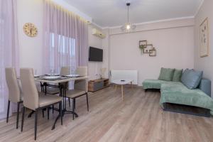 DELUXE CENTRAL 2 bdr APARTMENT