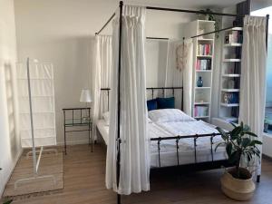 Útulný a moderný ateliér s terasou