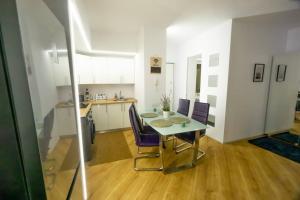 Uptown Elegant Apartment