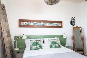 Casa Botanica - Central Island Location - 10 mins drive to Famara and La Santa