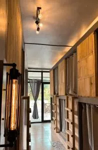 Resting Rabbit Hostel - 锡基霍尔