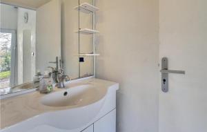 Maisons de vacances Stunning Home In Essouvert With Wi-Fi : photos des chambres