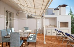 4 Bedroom Awesome Home In Vabriga 
