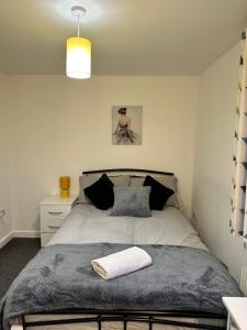Lovely Town house Room 4