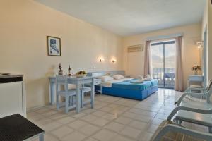 Studio (2 Adults) room in Regina Studios & Hotel