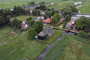 Beautiful farmhouse near Amsterdam center