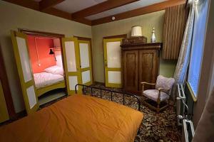 Beautiful farmhouse near Amsterdam center