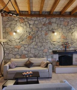 Τα πέτρινα στο Σκεπαστό - 4hvězdičkové hotely ve městě Kalavrita