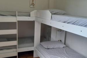 Acolhedora casa de vila (acesso apenas por escada)