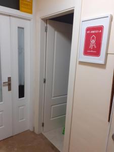 Estudio con cocina-comedor independiente