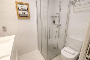 Prime Location Modern Stay