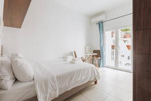 Tranquil shelter near Mavili square