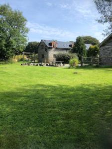 Rhedyn - Cosy Fishing Lodge Near Aberaeron