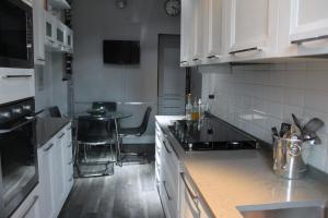 [Duomo walking distance]modern flat with free wifi