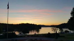 Bayside Resort, Lake George NY - Comstock