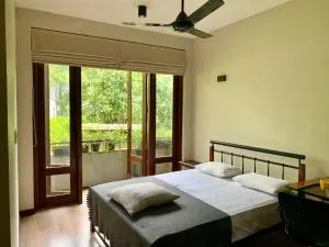 Cozy luxury room with balcony view ! - Kotikawatta