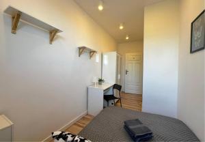 Waza Room - Peaceful Retreat, 10 Minutes to Gdańsk Old Town & Seaside