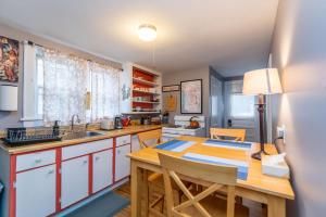 Perfectly Located Private Apartment