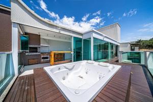 110 - Cobertura com vista panorâmica em 4 ilhas