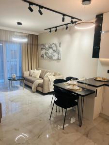 Crystal Luxury Apartment with Free Parking in Cracow for 4 Guests