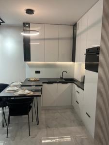 Crystal Luxury Apartment with Free Parking in Cracow for 4 Guests