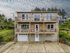 Bannikov Beach House - Wecoma Beach