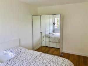 Sejours chez l'habitant 1-Chambre lumineuse (Paris-Orly) : photos des chambres