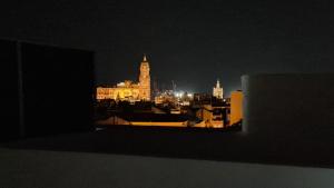 Penthouse with solarium in the center of Malaga-Ático con solárium en el centro de Málaga