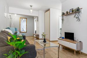 Living in Color - Chic Apartment with Balcony at Belvedere Residences