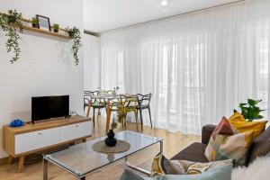 Living in Color - Chic Apartment with Balcony at Belvedere Residences