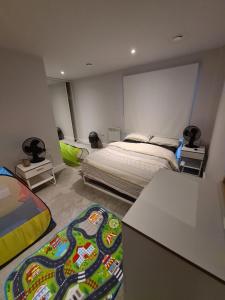 Rent Luxuri - Luxury 2 bed Apartment